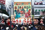 E-girls「Merry × Merry Xmas★」リリース記念イベントの模様。（写真提供：エイベックス・ミュージック・クリエイティヴ）