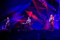 「Best Hit Alfee Final 2015」12月24日公演の様子。（Photo by hajime kamiiisaka）