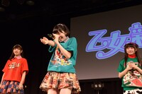 全力で萌えゼリフを言う“ちゃんとした”緒方真優（中央）。