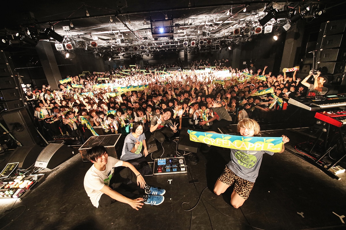 Mrs. GREEN APPLE「Mrs. ONEMAN TOUR～東と名と阪～」東京・LIQUIDROOM公演の様子。（撮影：後藤壮太郎）