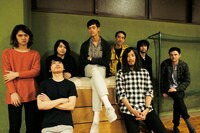 POP ETCとGalileo Galilei。（写真提供：Sony Music japan International）