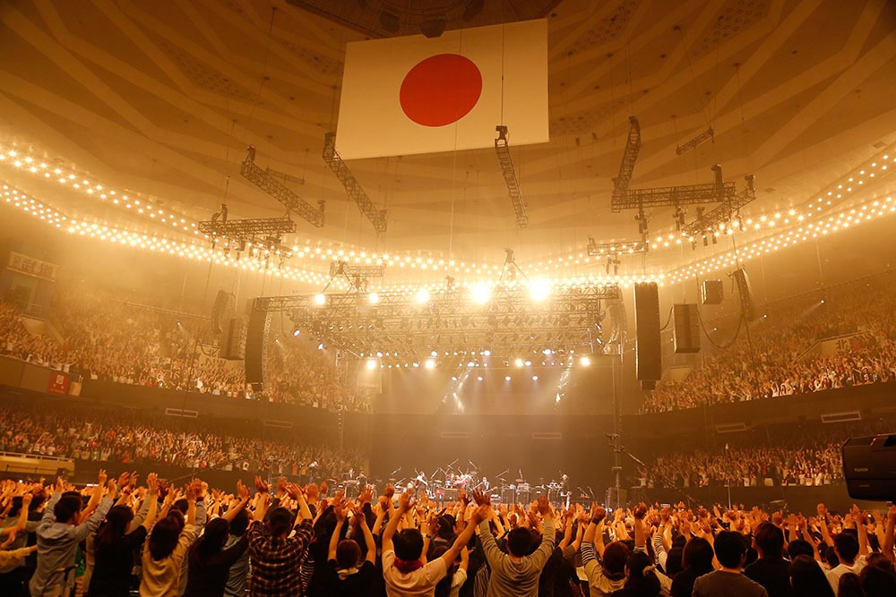 「Live at Budokan ～The Last～」の様子。（写真提供：エイベックス・ミュージック・クリエイティヴ）