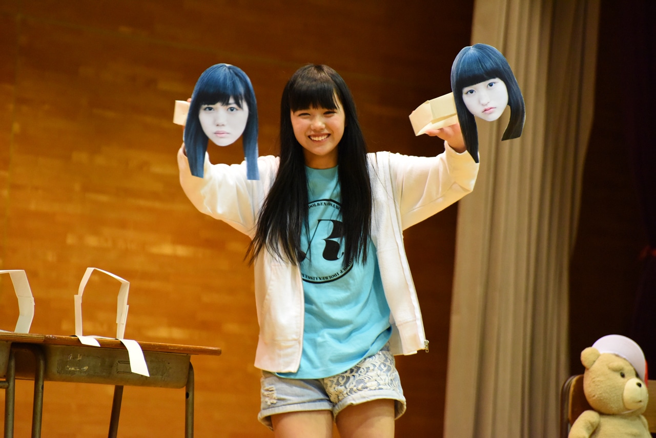 1人劇に挑戦する比嘉奈菜子。