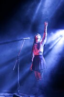 浜崎容子（Vo）（撮影：名鹿祥史）