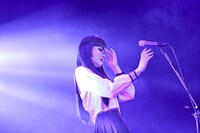 浜崎容子（Vo）（撮影：名鹿祥史）