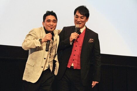 左より石野卓球、ピエール瀧。