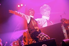 武瑠（Vo） （撮影：洲脇理恵［MAXPHOTO］）