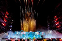 ももいろクローバーZ「ももいろクリスマス2015 ～Beautiful Survivors～」12月25日公演の様子。（Photo by HAJIME KAMIIISAKA+Z）