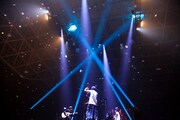 アンコールでサブステージに登場したRADWIMPS。(撮影:植本一子)