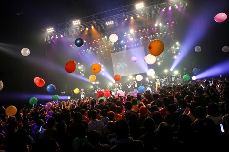 「ゆるめるモ！ YOU ARE THE WORLD TOUR FINAL」の様子。（撮影：後藤壮太郎）