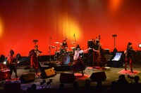 「チャラン・ポ・ランタンと崩壊バンド ツアー2015 "Shiwasu de Gowasu"」東京公演の様子。