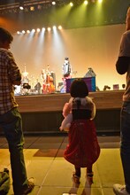 「チャラン・ポ・ランタンと崩壊バンド ツアー2015 "Shiwasu de Gowasu"」東京公演の様子。