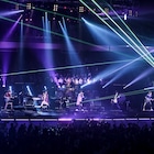 レア曲も続々!UVERworld、8年連続のクリスマス武道館公演