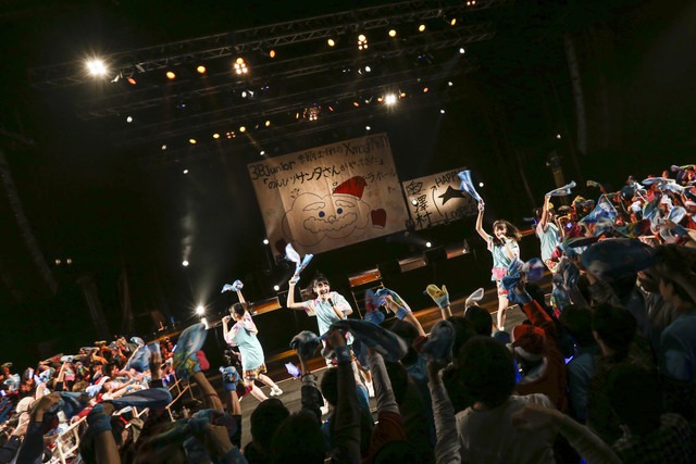 奥澤村のライブの様子。（撮影：笹森健一）