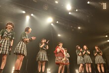 アンコールでの清 竜人25の夫人たちと上坂すみれ。