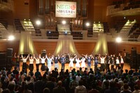 「Negicco Second Tour "The Music Band of Negicco" supported byサトウ食品」エンディングの様子。