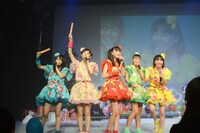 「ときめき▽宣伝部 どきどき▽クリスマスパーティー Vol.1」の様子。（撮影：栗原信太郎、草間智博）