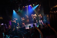 「HIROSHIMA MAPLE★S 2016.1.2 赤坂BLITZ直前！前哨戦無料LIVE！『7日後…』」の様子。