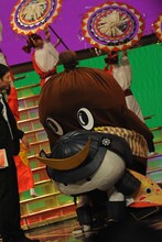 関ジャニ∞のステージで共演するねば～る君。