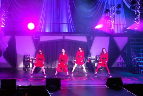 「TOKYO GIRLS' STYLE presents LIVE PARTY 2015 FINAL」の様子。（写真提供：avex trax）