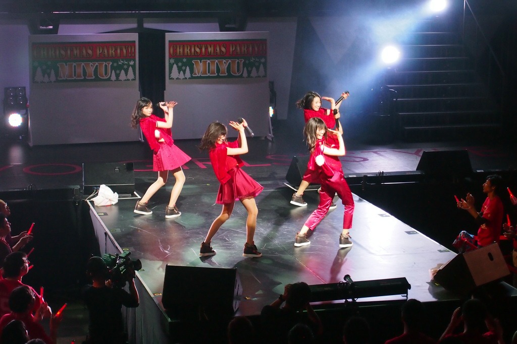 「TOKYO GIRLS' STYLE presents LIVE PARTY 2015 FINAL」の様子。（写真提供：avex trax）