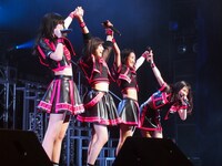 「TOKYO GIRLS' STYLE presents LIVE PARTY 2015 FINAL」の様子。（写真提供：avex trax）