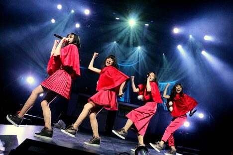 「TOKYO GIRLS' STYLE presents LIVE PARTY 2015 FINAL」の様子。（写真提供：avex trax）