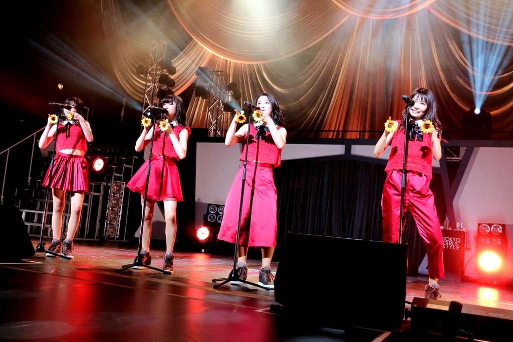 「TOKYO GIRLS' STYLE presents LIVE PARTY 2015 FINAL」の様子。（写真提供：avex trax）