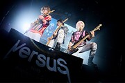 12月29日に大阪・松下IMPホールにて開催された「VersuS 2015 極彩SuG VS 極悪SuG」大阪・松下IMPホール公演の様子。(提供:ポニーキャニオン)