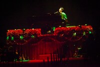 「Ken Hirai 20th Anniversary Ken's Bar X'mas Special !!」の様子。