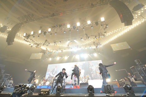 MUCCとシドのコラボセッションの様子。