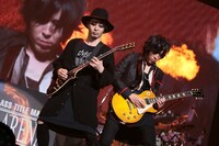 ミヤ（G / MUCC）とShinji（G / シド）。