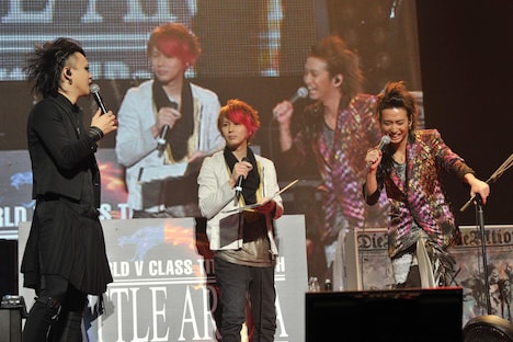 MUCCとシドのトークセッションの様子。