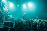 OBLIVION DUST「OBLIVION DUST LIVE TOUR 2015 "Live Graffiti"」東京・赤坂BLITZ公演の様子。（撮影：緒車寿一）