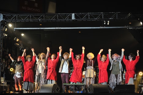 「ユナイト VS カメレオ」の様子。