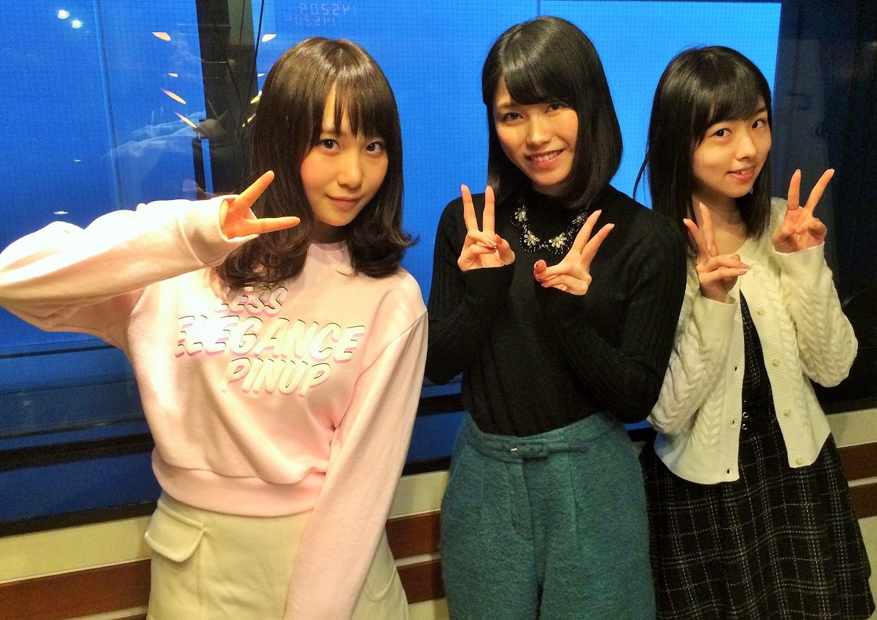 左から高橋朱里、横山由依、、岩立沙穂。 (c)AKS