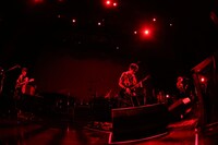 スガシカオ「SUGA SHIKAO LIVE TOUR 2015 『THE LAST』」12月26日の東京・Zepp DiverCity TOKYO公演の様子。（撮影：中河原理英）