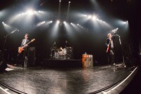 TRICERATOPS「SHOUT TO THE STARLIGHT TOUR」追加公演の様子。（撮影：⼭本倫⼦）