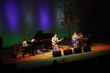 さくらしめじのライブの様子。（写真提供：SDR）