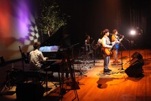 さくらしめじのライブの様子。（写真提供：SDR）