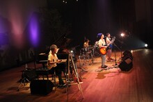 さくらしめじのライブの様子。（写真提供：SDR）