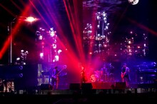 「flumpool COUNTDOWN LIVE 2015→2016『ヒツジの皮を被ったサルたちの歌合戦』」12月30日公演の様子。（撮影：上飯坂一）