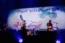 「flumpool COUNTDOWN LIVE 2015→2016『ヒツジの皮を被ったサルたちの歌合戦』」12月30日公演の様子。（撮影：上飯坂一）
