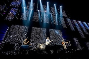 「flumpool COUNTDOWN LIVE 2015→2016『ヒツジの皮を被ったサルたちの歌合戦』」12月30日公演の様子。(撮影:上飯坂一)
