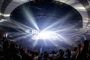 「flumpool COUNTDOWN LIVE 2015→2016『ヒツジの皮を被ったサルたちの歌合戦』」12月30日公演の様子。(撮影:上飯坂一)