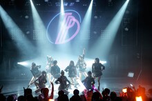 「東京パフォーマンスドール@CBGK!! ～ダンスサミット ネイキッド 2015冬-2016新春～ 第4クール」ファイナル公演の様子。（写真提供：EPICレコードジャパン）