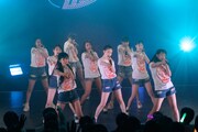 「東京パフォーマンスドール@CBGK!! ~ダンスサミット ネイキッド 2015冬-2016新春~ 第4クール」ファイナル公演の様子。(写真提供:EPICレコードジャパン)