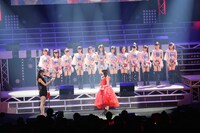 鞘師里保卒業セレモニーの様子。