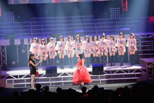 鞘師里保卒業セレモニーの様子。