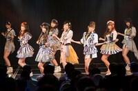 「道頓堀よ、泣かせてくれ！」を歌うNMB48。